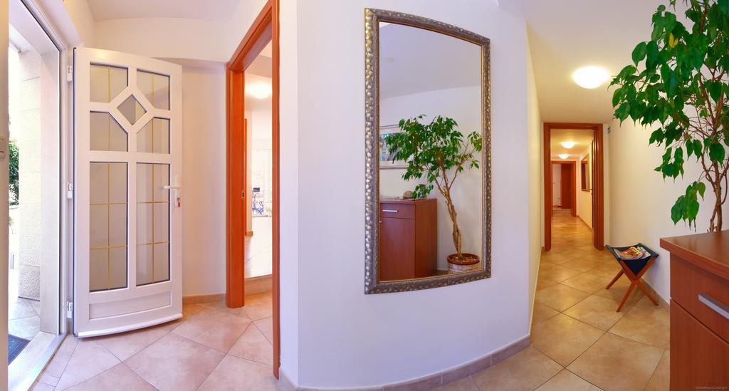 Apartments Villa Medic Brela Exterior photo